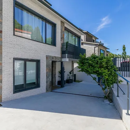 Elegante Y Luminoso En - Apto 3 By Apartman Vigo