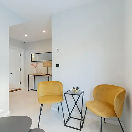 Elegante Y Luminoso En - Apto 3 By