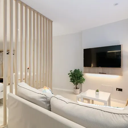 Apartment Elegante Y Luminoso En - Apto 3 By *