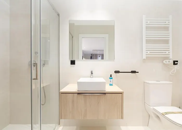 Elegante Y Luminoso En - Apto 3 By Vigo